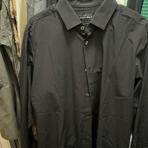Mizzen + Main black dress shirt. XL Trim fit. Most comfortable dress shirt Ever